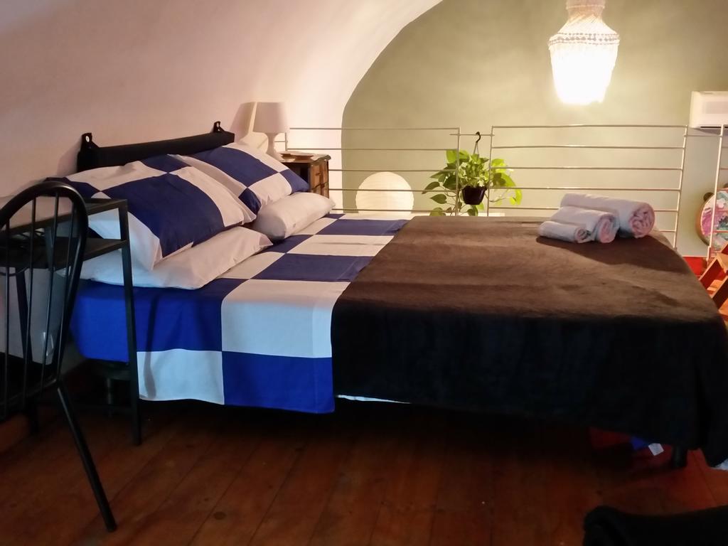 Apartamento Il Pozzo Di Santa Teresa Catania Habitación foto