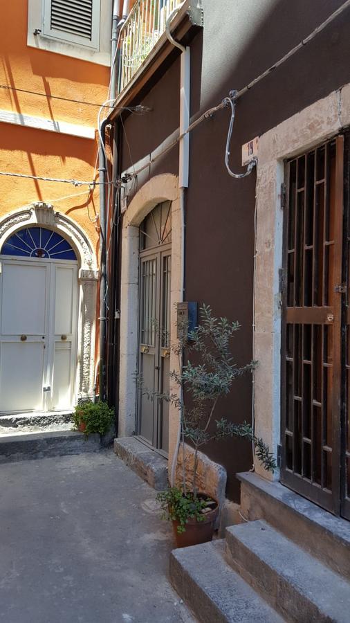 Apartamento Il Pozzo Di Santa Teresa Catania Exterior foto